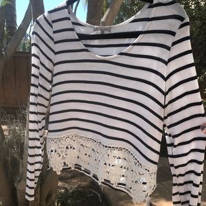 Long sleeve striped crop top